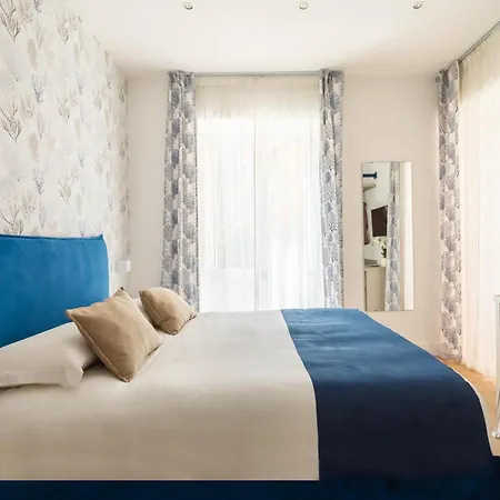 Πανσιόν Yourhome - Blue Marina 3*